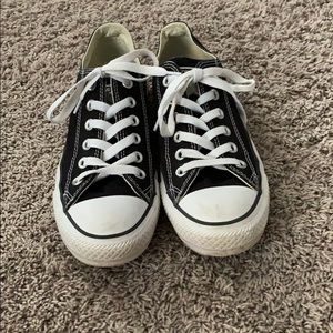 great condition black low top converse